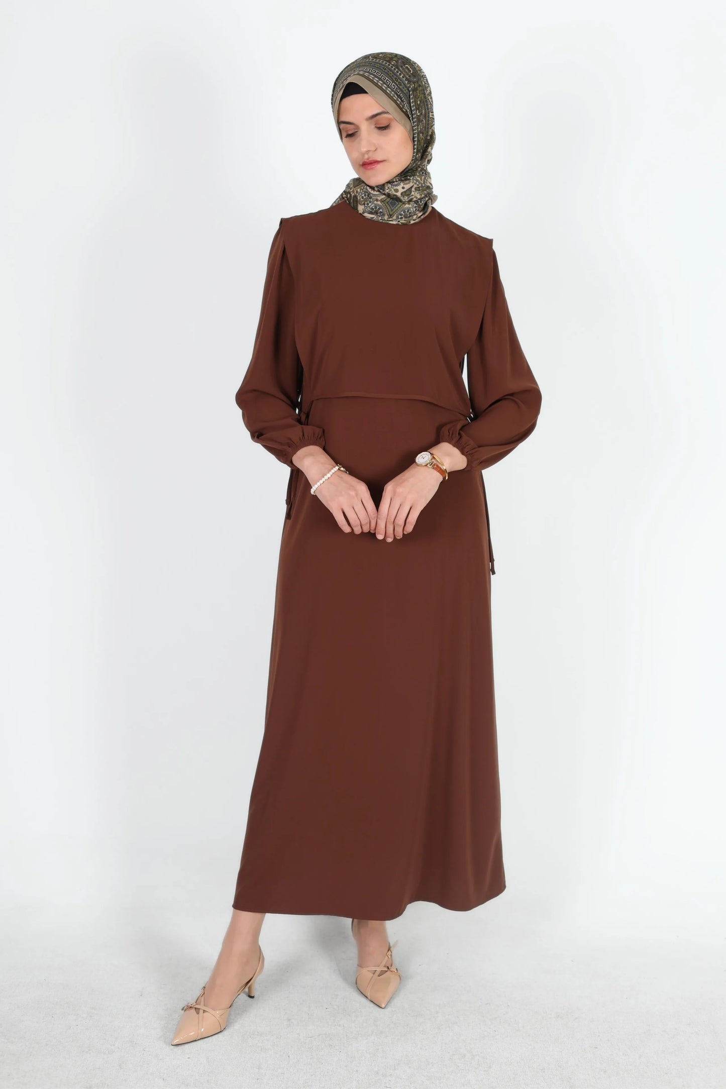 Elegantes Stillkleid aus Medine-Seide mit Bindedetail
